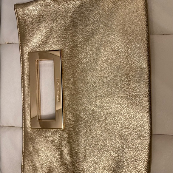 MICHAEL KORS GOLD LEATHER CLUTCH NWT - Picture 2 of 5